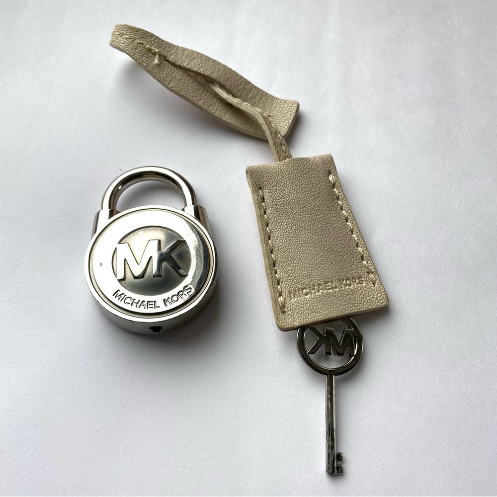 Michael Kors Cream Leather Silver Tone Key Lock Set